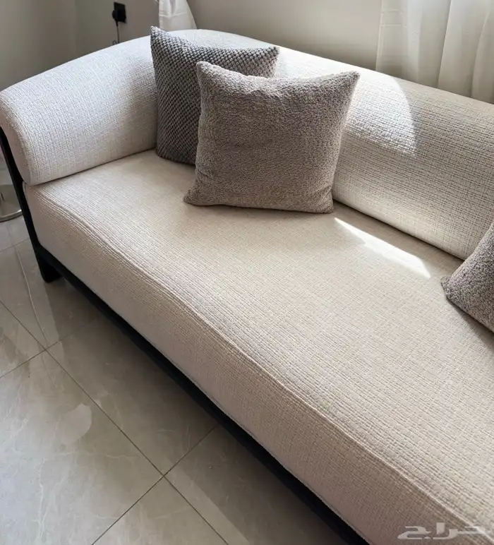 كنب مودرن قطعتين شبه جديد للبيع بالرياض 2
