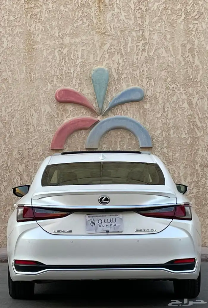 لكزس ES300h موديل 2023 14