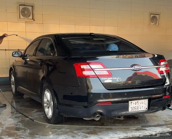 Ford Taurus 2014 4
