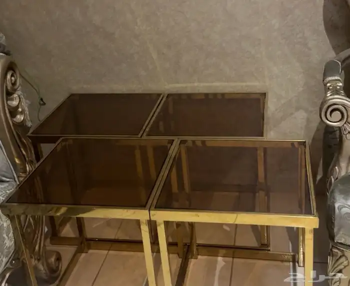 طاولات خدمه ذهبيه 0
