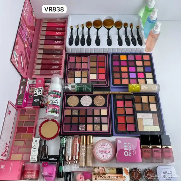 .بوكس ارواج سايل12لون .طقم فرش مكياج 0