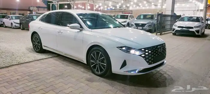 للبيع ازيرا 2023 بنزين سته سرندل وارد كوريا 3