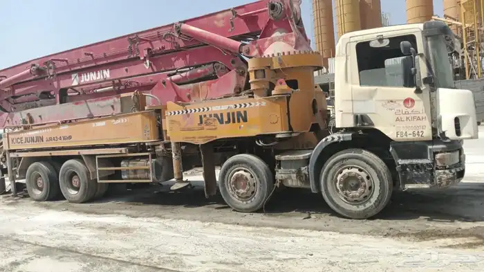 مضخة خرسانة بمب 43 متر 4