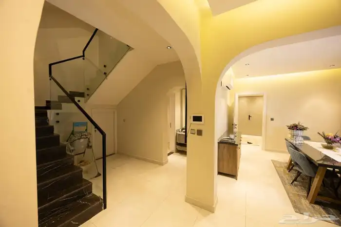 فلة للبيع في حي النرجس المساحة 250 م 5