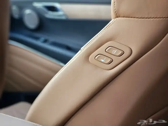 جنسس GV80 رويال موديل 2023 بحالة الوكالة 37