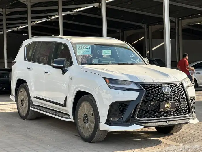 لكزس 2025 LX600 1