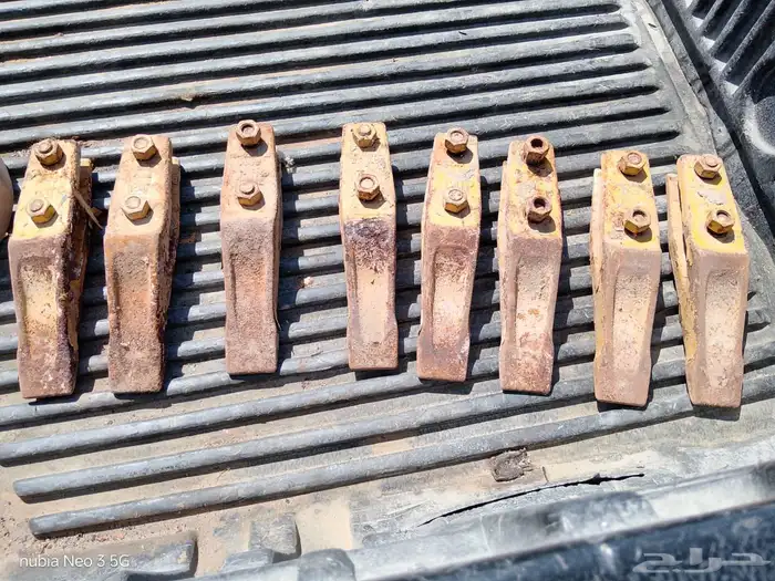 للبيع أسنان باك لودر او جيسيبي شبه جديده 0