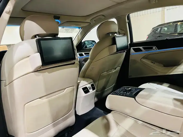 جنسس 2015 V8 رويال ( بحالة ممتازة ) 8