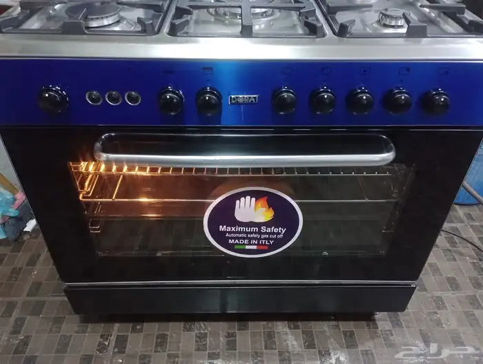 للبيع فرن ايطالي نم دورا اصلي مقاس60 90 موجود في المحل جده 1