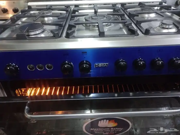 للبيع فرن ايطالي نم دورا اصلي مقاس60 90 موجود في المحل جده 7