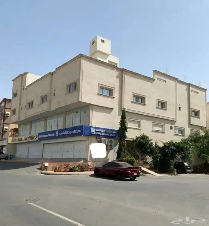 للبيع عمارة تجارية موقع مميز شارعين بدخل 8 في الميه 0