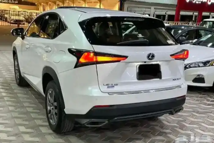 لكزس NX 300 موديل 2018 سعودي عبد اللطيف جميل 4