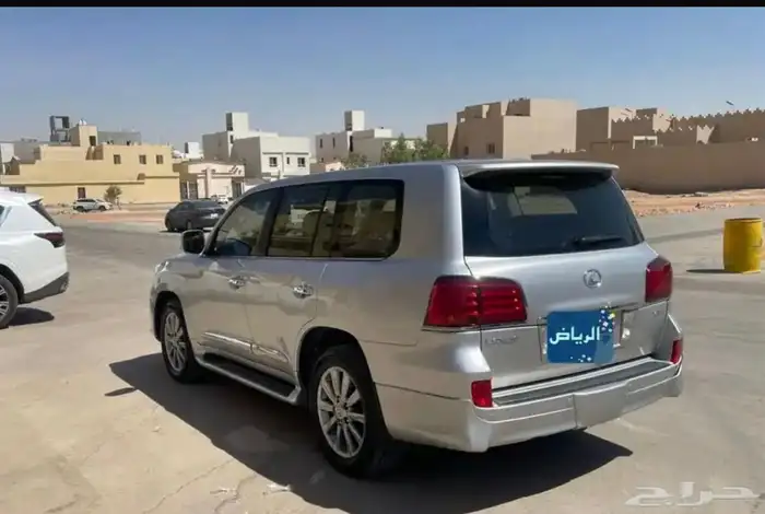 للبيع لكزز 2011 1