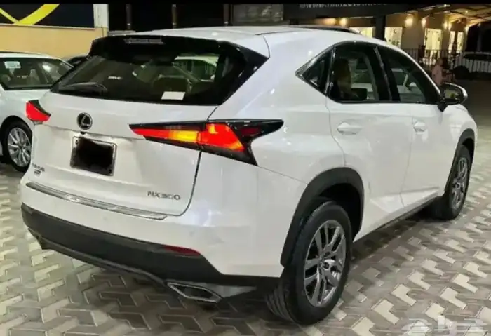 لكزس NX 300 موديل 2018 سعودي عبد اللطيف جميل 3