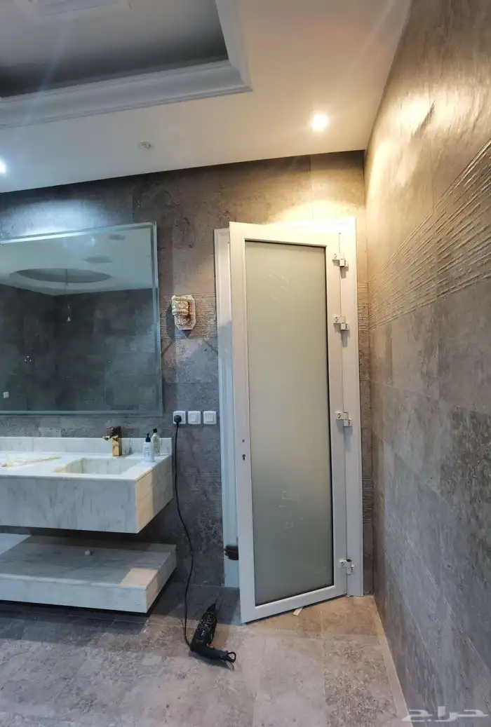 زجاج سكريت ابواب صيانتها ابواب واجهات شورات 3