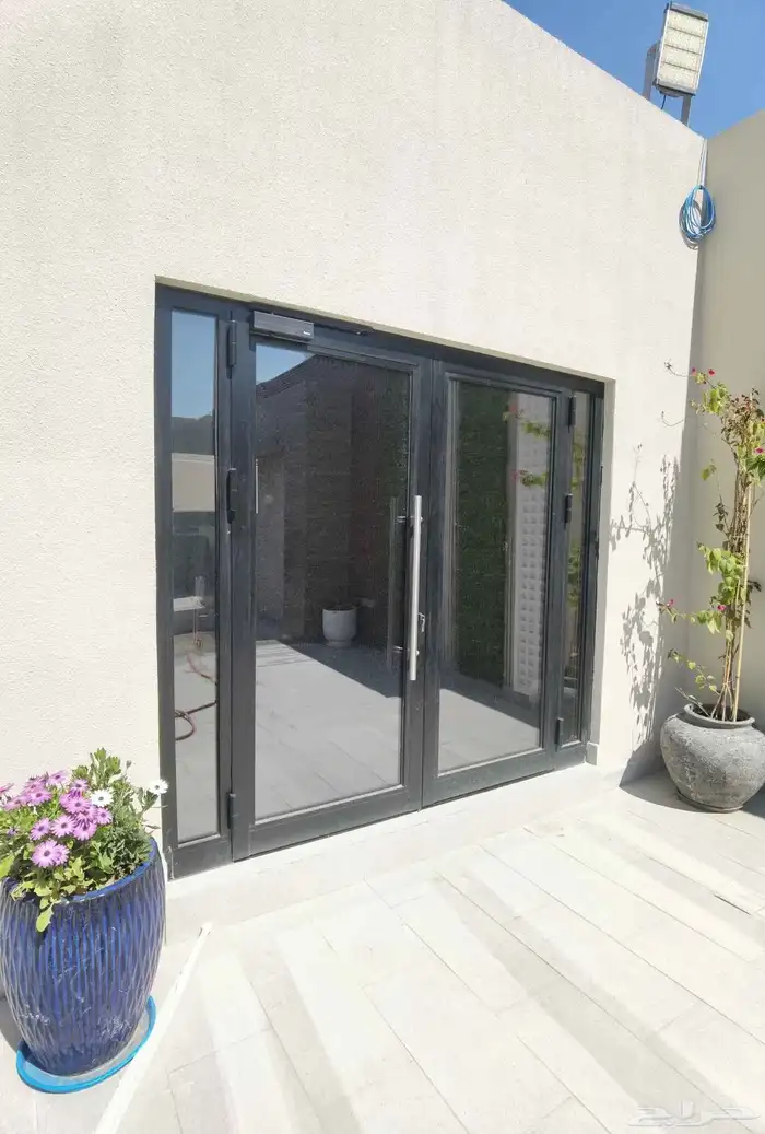 زجاج سكريت ابواب صيانتها ابواب واجهات شورات 4