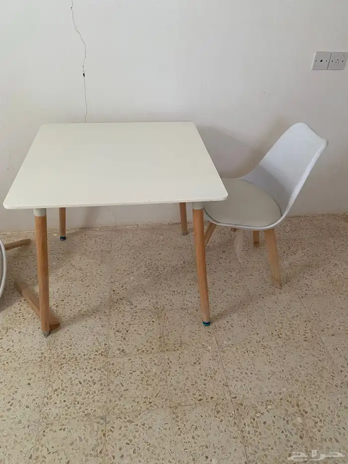 بيع طاولة مع كرسي 2 0
