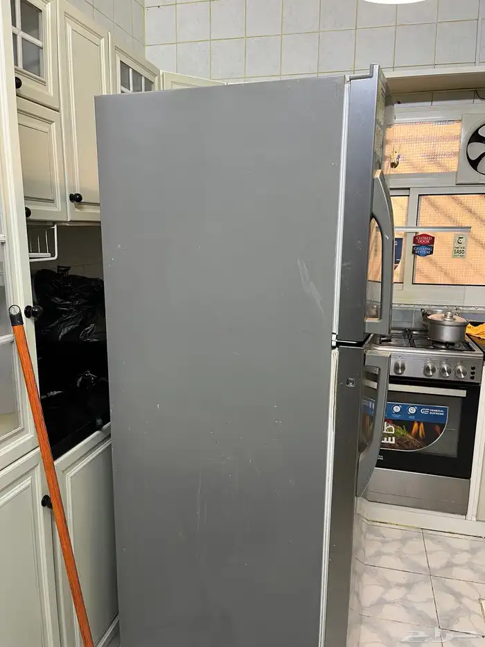 للبيع ثلاجه 20 قدم 1