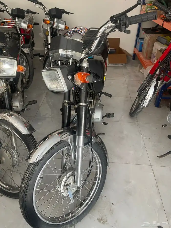 سوزوكي AX100 8