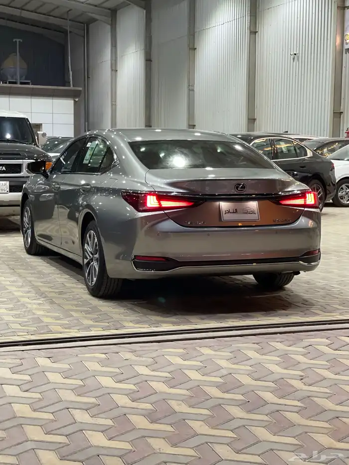 لكزس Es250 AA سعودي 2025 عداد 8 الاف 2
