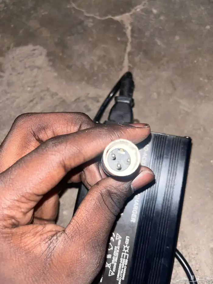 شاحن اسكوتر كهربائي 3