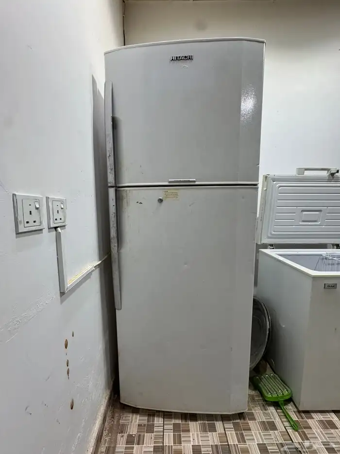 ثلاجة للبيع ماركة هتاشي 0