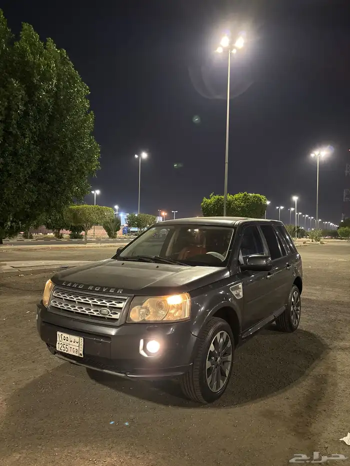 لاند روفر LR2 8