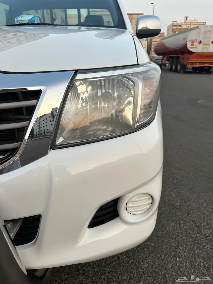 هايلوكس 2015 مخزنه نظيفه جدا 3