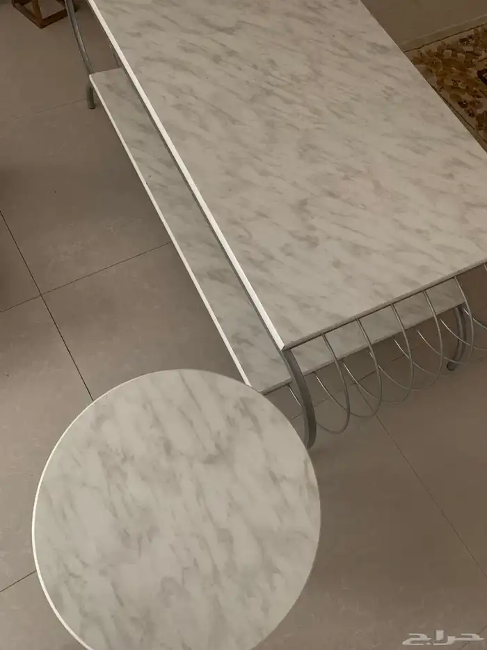 طاوله مع 4طاولة خدمه 3