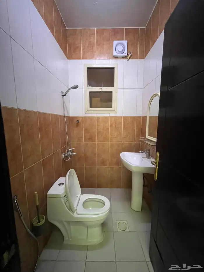 شقة مكونة من 3 غرف و صالة 6