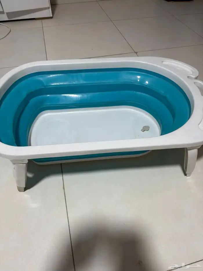 كارسيت سيارة بحالة جيدة ونظيف ومسبح حق بيبي 4