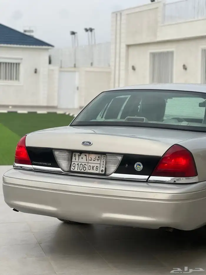 فورد كراون فكتوريا 2011 سعودي 9