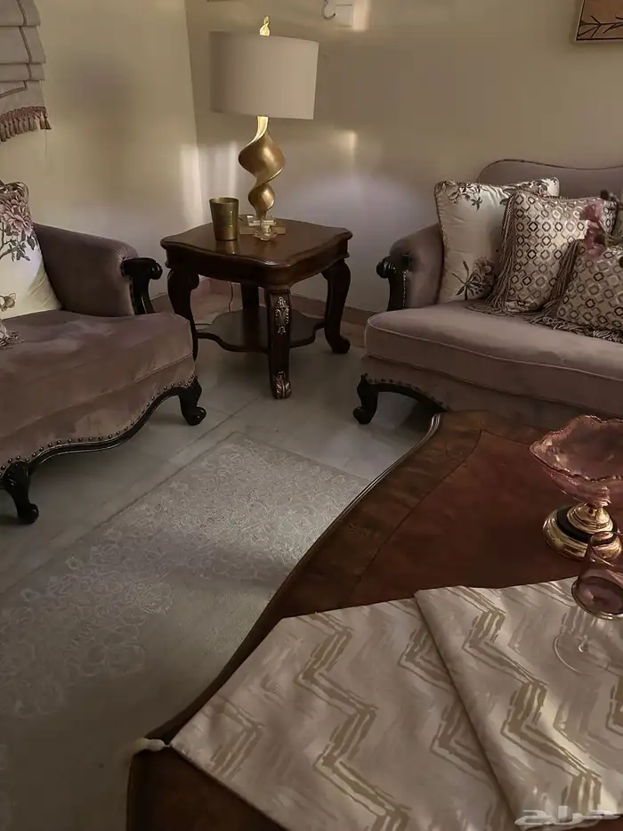 للبيع ماكينة قهوة نجف وطاولات ضيوف و مدخل كنسول 12