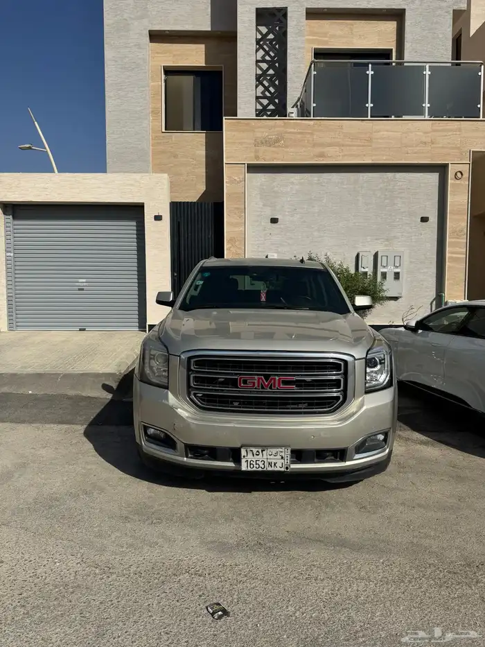 يوكون 2015ذهبيSLT 0