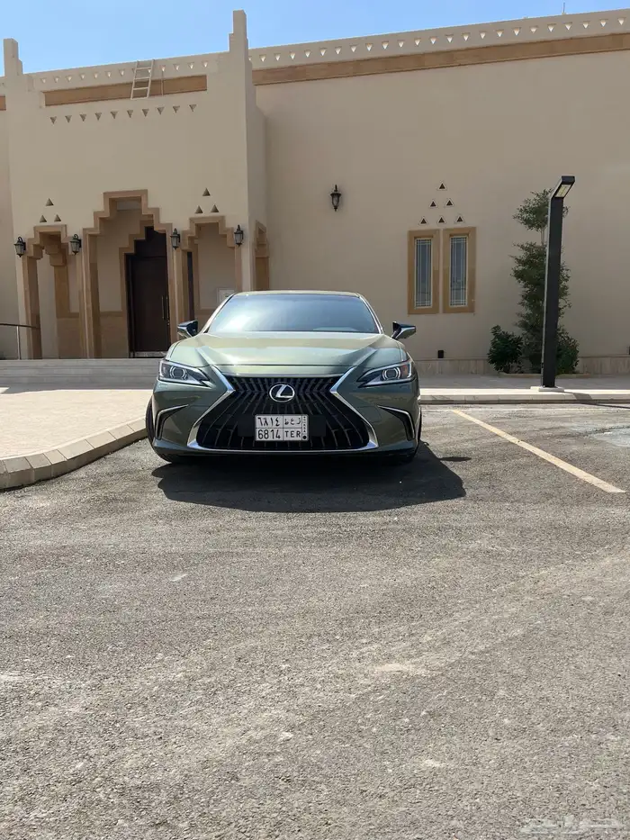 للبيع لكزس 2023 استخدام نظيف شخصي 1