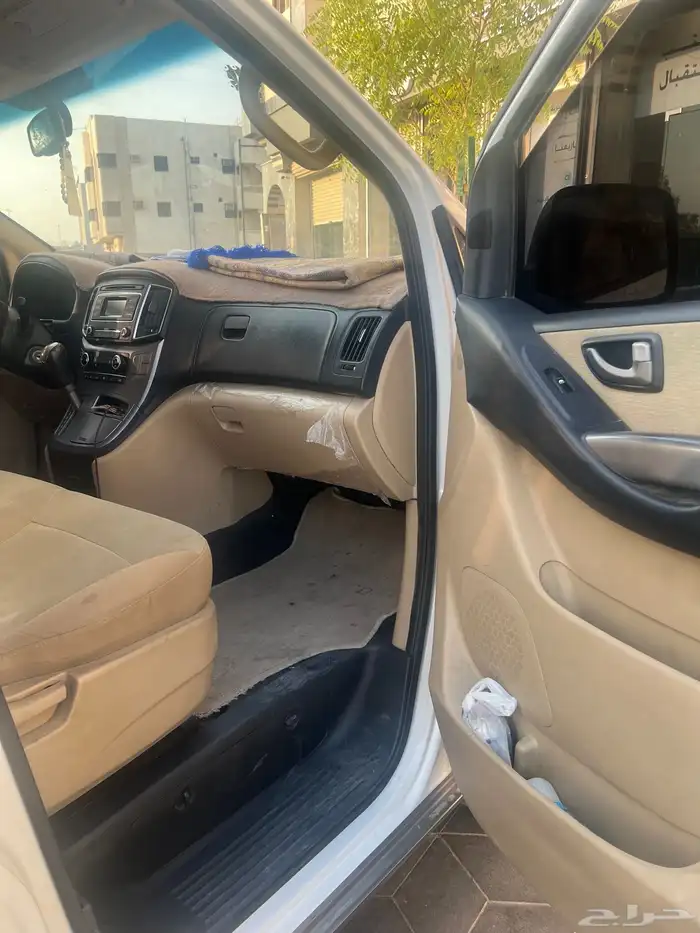 حافله هونداي H1 11