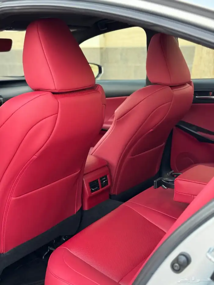 لكزس is 350 F sport ( بحالة الوكالة ) 26