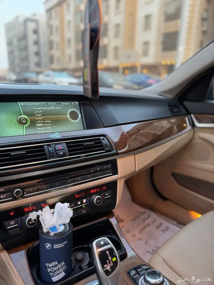 للبيع BMW 523 i موديل 2011 نظيفه 18