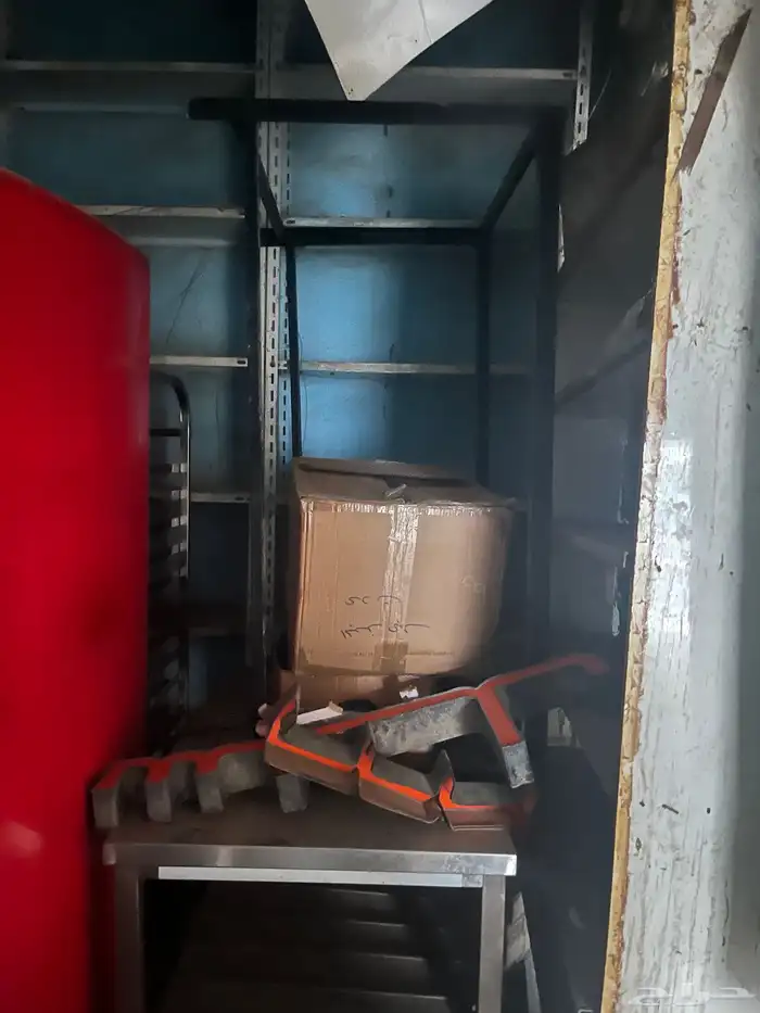 أدوات مطاعم مكينة شاورما مكينة بيتزا عجنا طاولات ثلاجات 5
