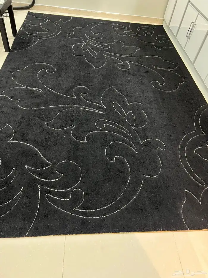 جلسه ارضية مع مساند و ستاره دولاب ايكيا ابيض وفرشه سوداء 2 7