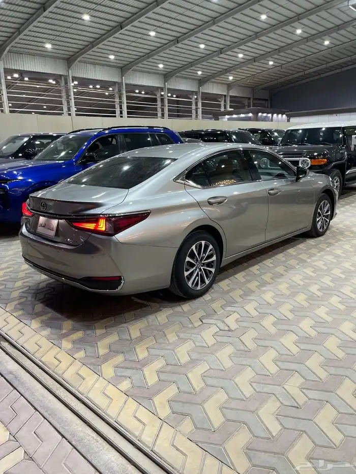 لكزس Es250 AA سعودي 2025 عداد 8 الاف 4