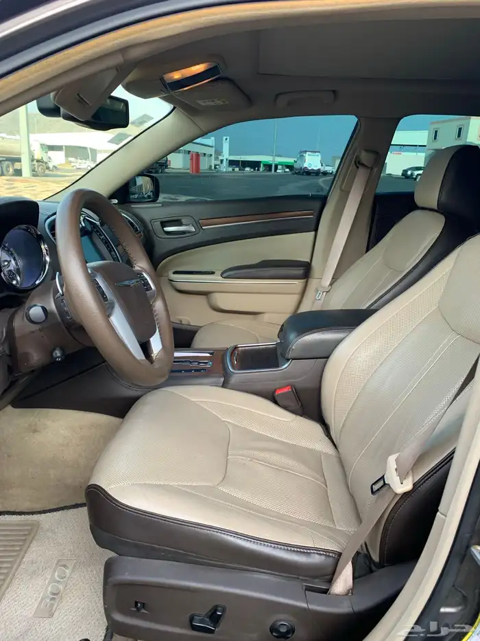 كرايسلر 2014 اعلى فئه v8 5