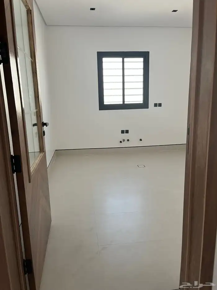 ادوار وشقق للبيع 11