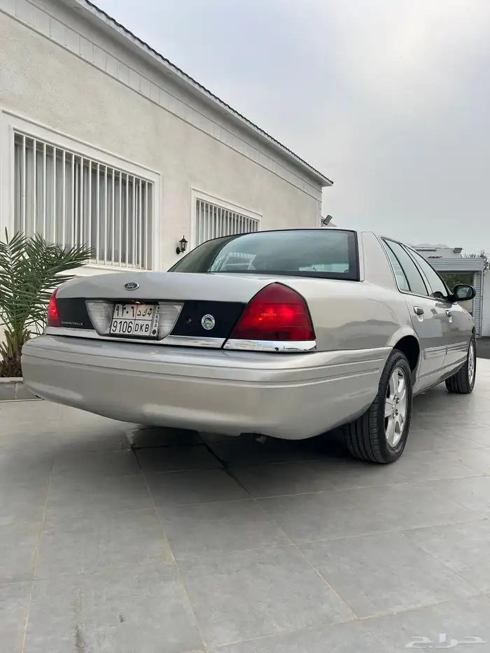 فورد كراون فكتوريا 2011 سعودي 15