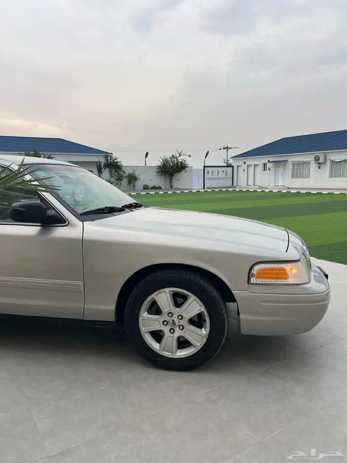 فورد كراون فكتوريا 2011 سعودي 4