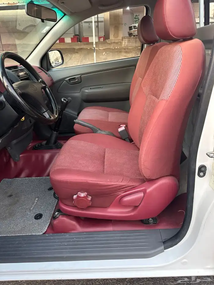 هايلوكس 2015 مخزنه نظيفه جدا 9