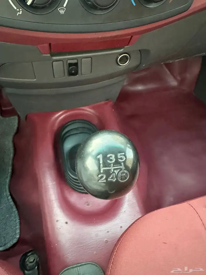 هايلوكس 2015 مخزنه نظيفه جدا 10