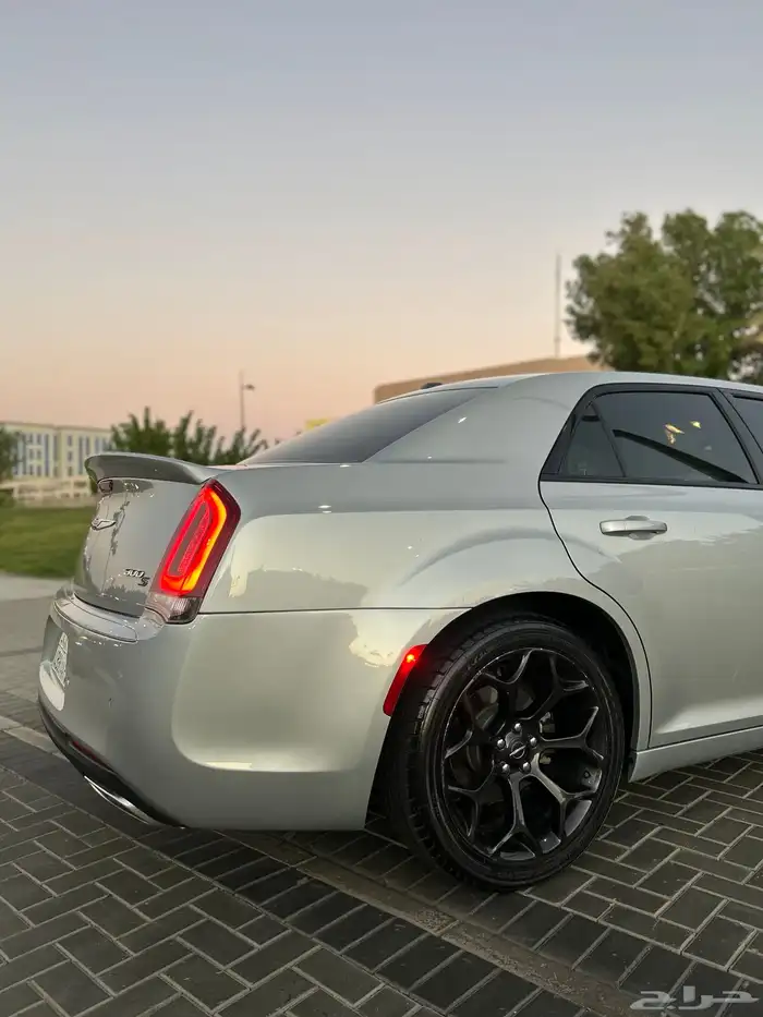 كرايزلر 2021 300s 6v 20