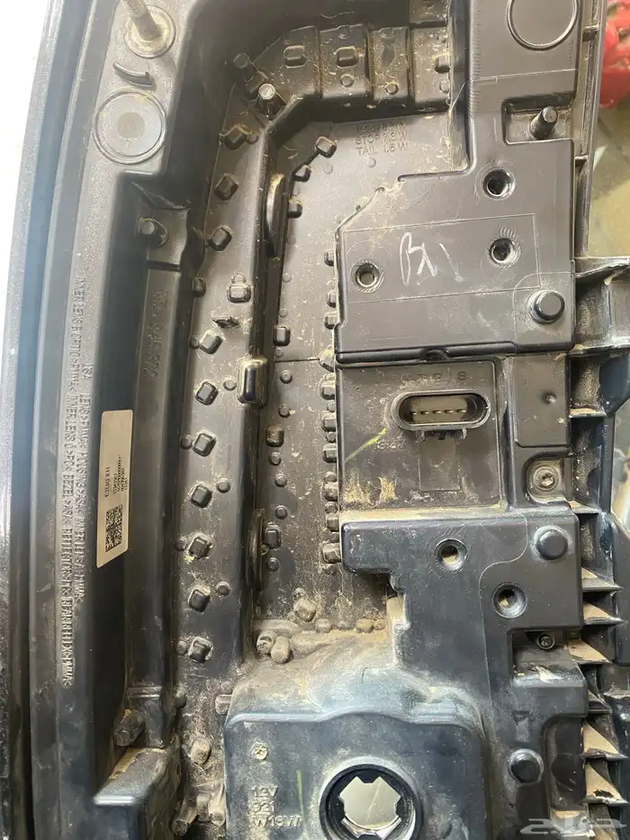 اسطب يوكن 2018خلفي يمين اصلي وكاله مستخدم 1