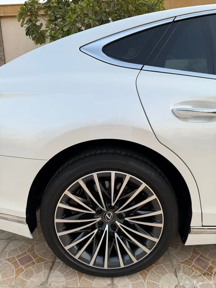 لكزس LS350 24